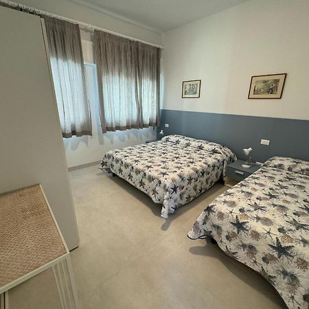 App4Rent Villa Zanetti - Appartamenti Con Spiaggia Privata Frontemare 리도 디 예솔로 외부 사진