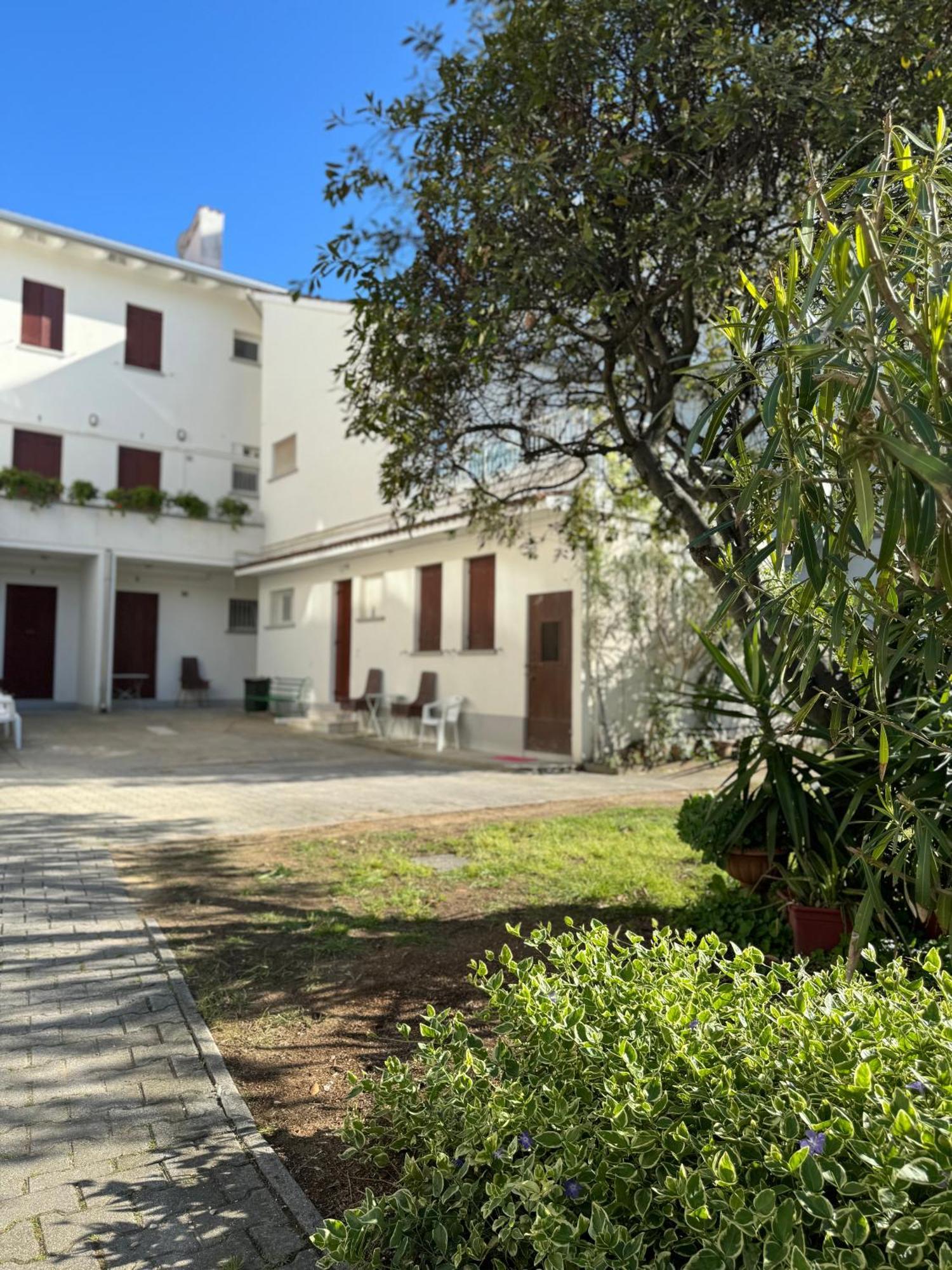 App4Rent Villa Zanetti - Appartamenti Con Spiaggia Privata Frontemare 리도 디 예솔로 외부 사진