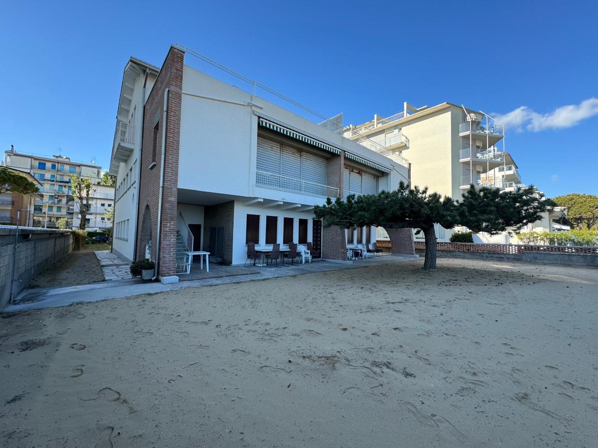 App4Rent Villa Zanetti - Appartamenti Con Spiaggia Privata Frontemare 리도 디 예솔로 외부 사진